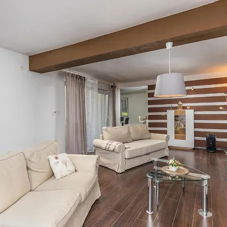 Cozy In With Wifi Apartment